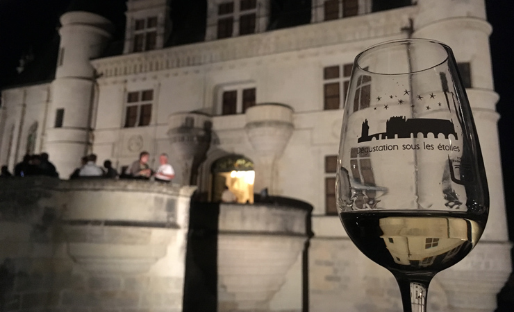 wine tasting in Chenonceau at night