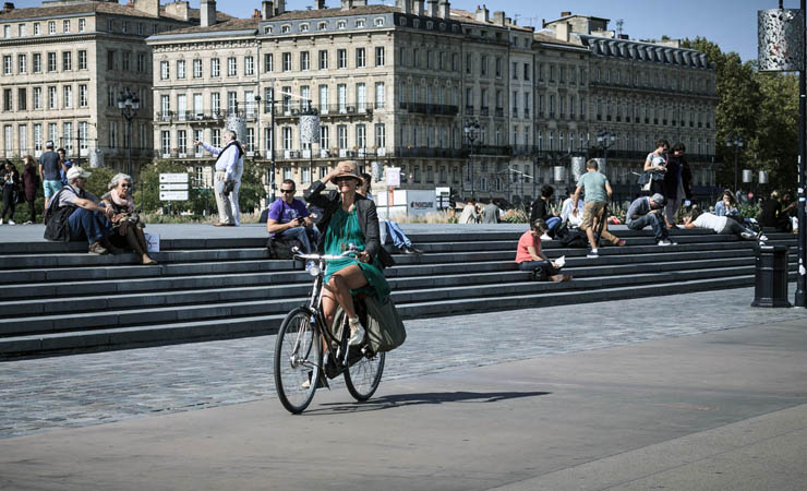 Bordeaux - Garonne river banks