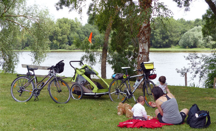 some rest on Loire river banks