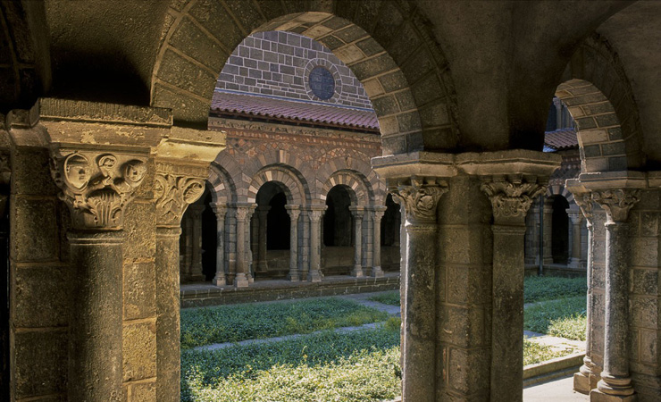 Le Puy cathedral - cloister