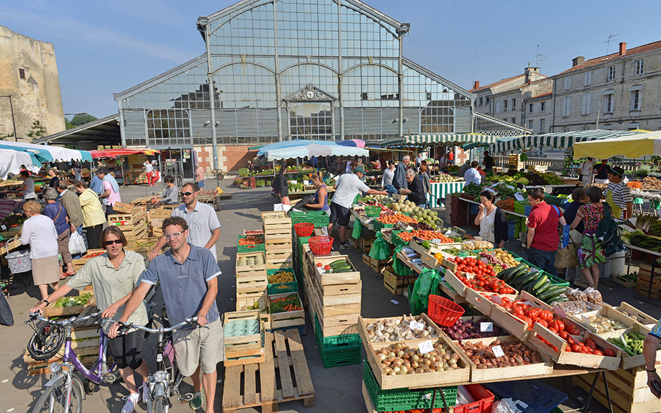 Niort - marché devant les Halles