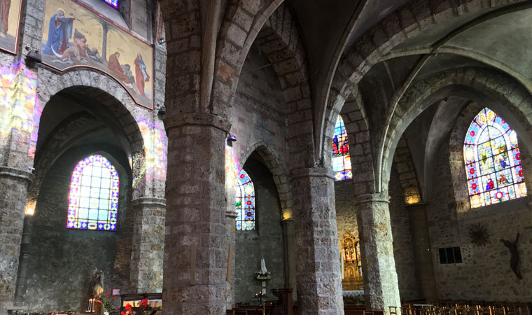 Chevreuse church