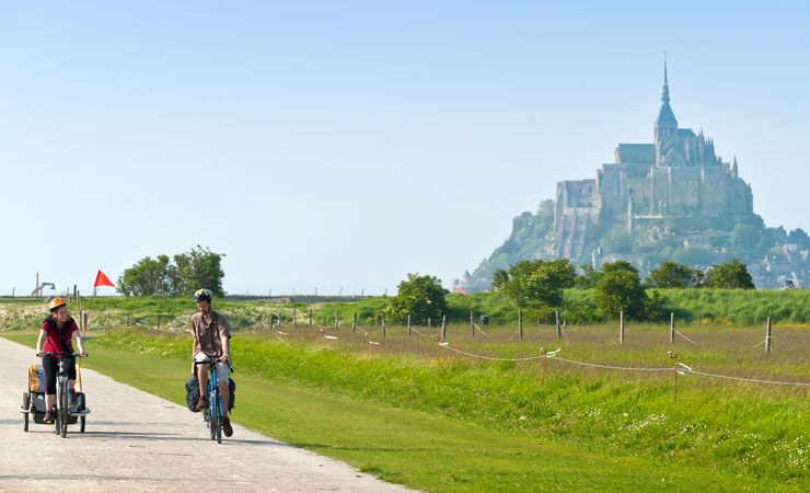cycling path - Mont St Michel