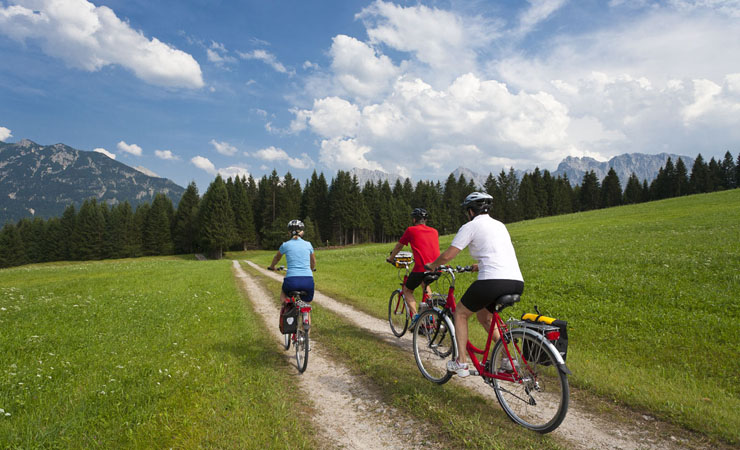 Cycle path in Werdenfelser Land