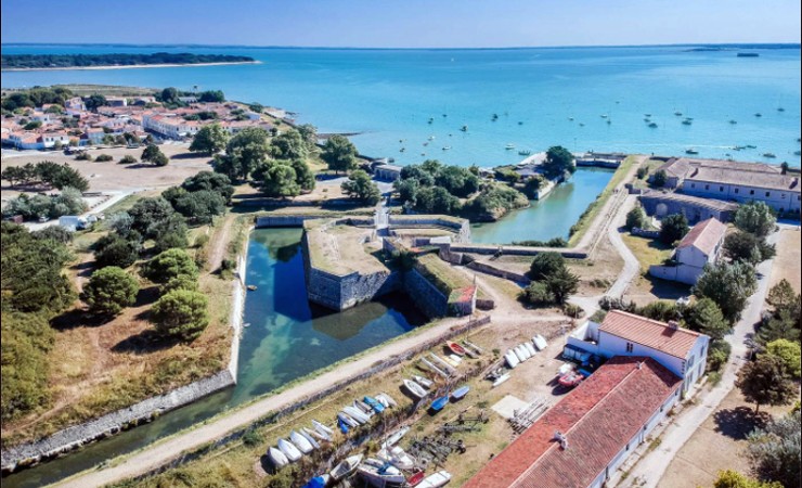 Ile d'Aix surrounding walls