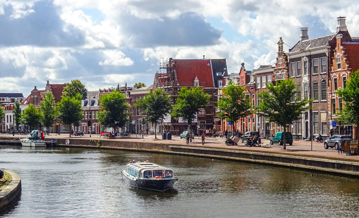 alkmaar-market cheese