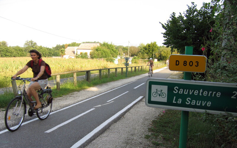 R. Lapebie cycling path